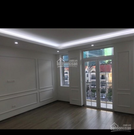 Cho thuê nhà ngõ 33 Chùa Láng, 60m2 x5T, mặt tiền 3,5m, giá 22tr/ tháng( có thương lượng)