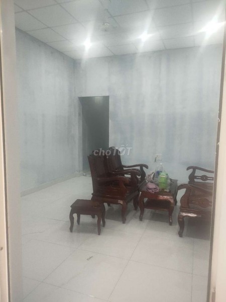 Mình cần cho thuê nhà 72m2, có sẵn máy lạnh, 9 triệu/tháng, hẻm 637 Lê Văn Lương