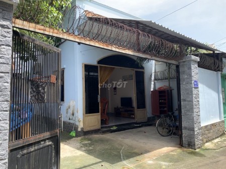 Đường số 24 Linh Đông có nhà cần cho thuê rộng 160m2, cấp 4, giá 7 triệu/tháng, lhcc