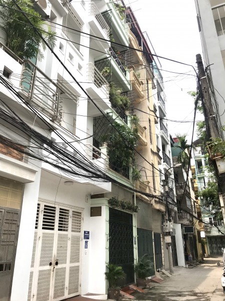 Cho thuê nhà Linh Lang phù hợp mọi loại hình kinh doanh DT 52m2 x 4 tầng, mặt tiền 4m, giá 27tr/th