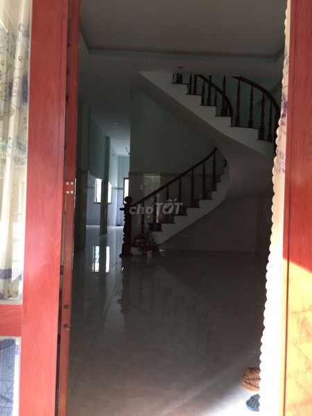 Chủ cho thuê nhà rộng 2 tầng, còn mới nguyên, giá 8.5 triệu/tháng, dtsd 135m2, đường Thới An