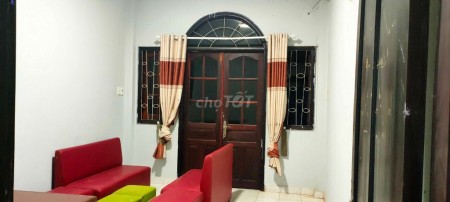 Hẻm Bạch Đằng cần cho thuê nhà nguyên căn 3 tầng đúc, giá 12 triệu/tháng, dt 55m2