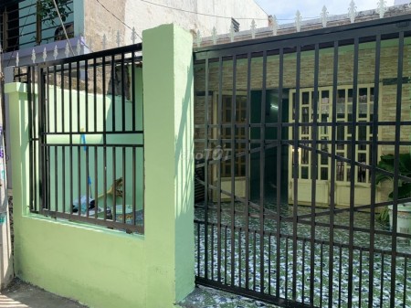 Có nhà cấp 4 cần cho thuê đường Huỳnh Tấn Phát, Nhà Bè, dt 105m2, giá 7 triệu/tháng