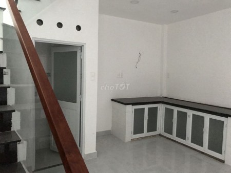 Cho thuê nhà Quận 1 đúc kiên cố, dtsd 48m2, giá 12.5 triệu/tháng, 2 tầng, lh 0934784001