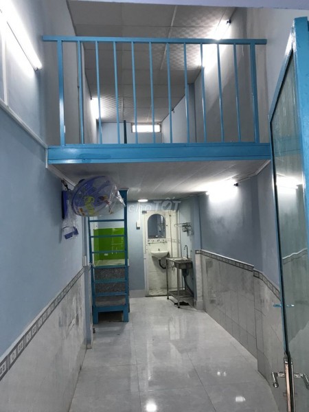 Cho thuê nhà cấp 4 mới xây 100% Quận 4, dtsd 28m2, giá 5 triệu/tháng, lh 0983753802