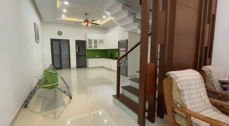 Nguyên căn có sẵn trang thiết bị, giá 21 triệu/tháng, hẻm 61/16 Bình Giã, Tân Bình, dt 60m2