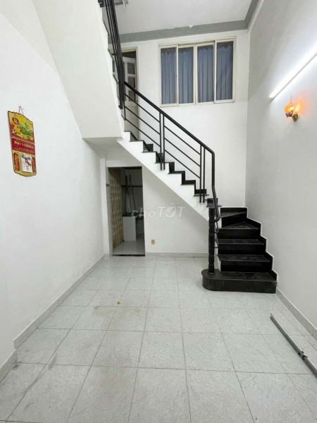 Trống nhà nguyên căn 50m2, giá 6 triệu/tháng, 1 trệt 1 lầu, hẻm Nguyễn Văn Nghi, Gò Vấp