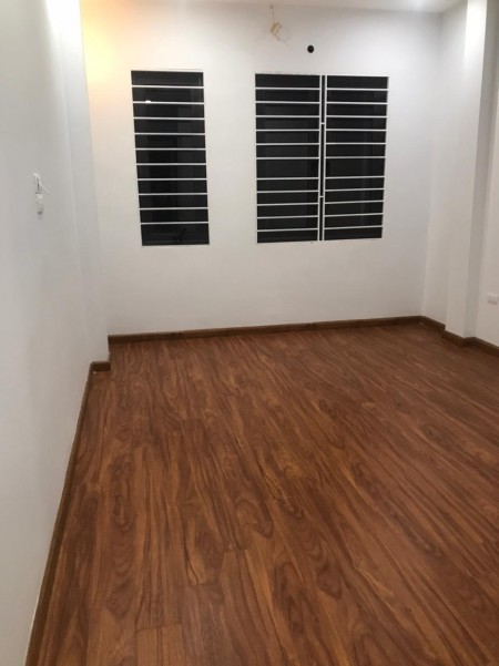 Cần cho thuê nhà nguyên căn 5 tầng mặt phố, bao rộng, kiên cố