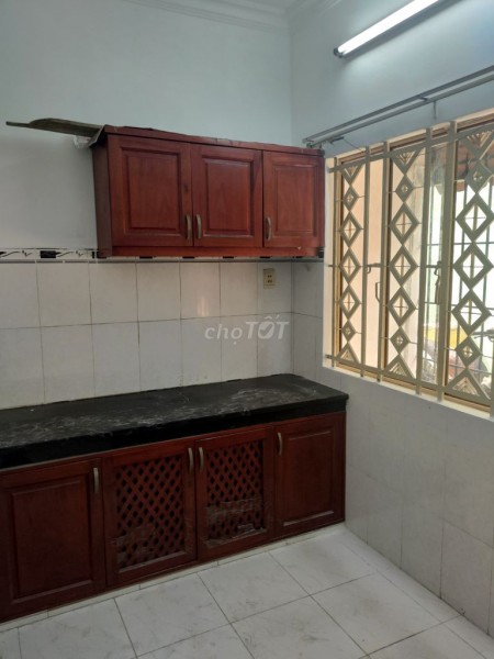 Lâm Văn Bền, Quận 7 cần cho thuê đúc kiên cố, nhà rộng 50m2, giá 6 triệu/tháng