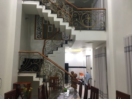 Có nhà đường số 4, Quận Gò Vấp cần cho thuê nhà 4 tầng còn mới, giá 20 triệu/tháng