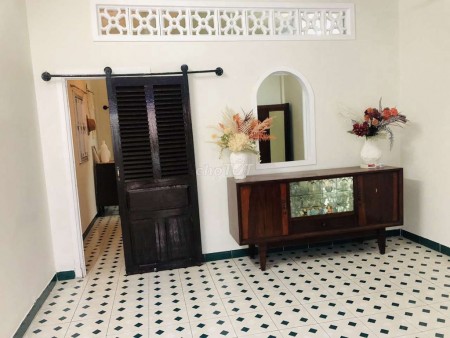 Cho thuê nhà chính chủ còn mới, dtsd 60m2, cấp 4, giá 9.5 triệu/tháng, hẻm 369 Đinh Bộ Lĩnh