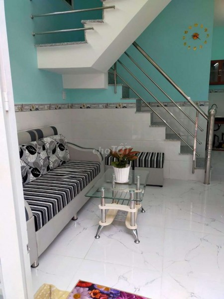 Mình cho thuê nhà có ít đồ dùng 27m2, 2 pn, bao đẹp, giá 5 triệu/tháng, hẻm Huỳnh Tấn Phát