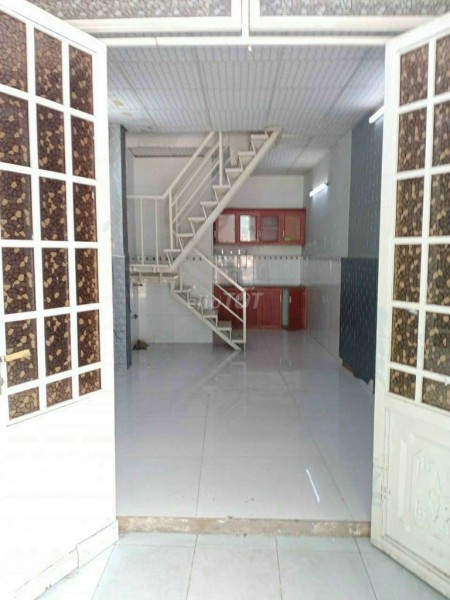 Cho thuê nhà 1 trệt, 1 lầu đúc nguyên căn còn mới, giá 6.5 triệu/tháng, dtsd 79m2, lh 0937300289