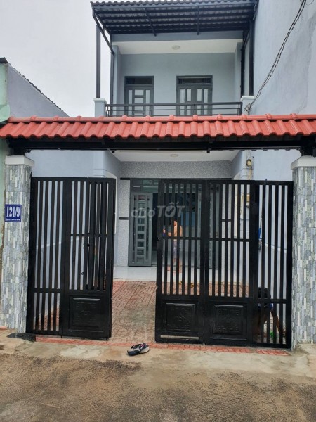 Hẻm 121/9 Kênh 19/5 Quận Tân Phú, dt 72m2, 2 tầng đúc, giá 11.5 triệu/tháng, chính chủ