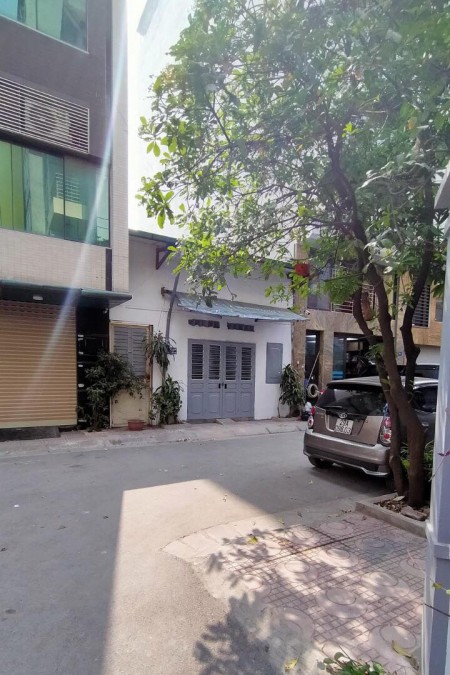 Nhà riêng khép kín cho thuê ngõ đường Nguyễn Xiển, liên hệ 0913500111