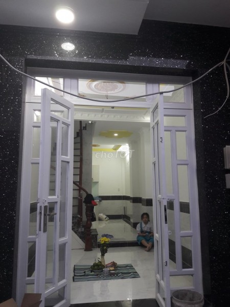 Nguyên căn cần cho thuê nhà rộng 30m2, đúc 3 lầu, giá 6.5 triệu/tháng, Huỳnh Tấn Phát, Nhà Bè