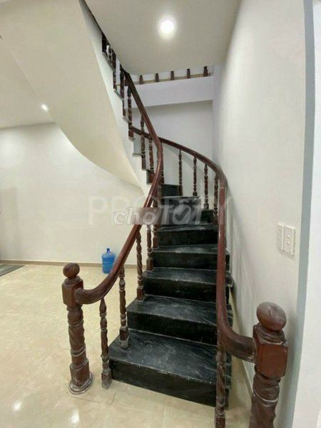 Trống nhà rộng 150m2, 4 tầng đúc, giá 12 triệu/tháng, hẻm Luỹ Bán Bích, Quận Tân Phú