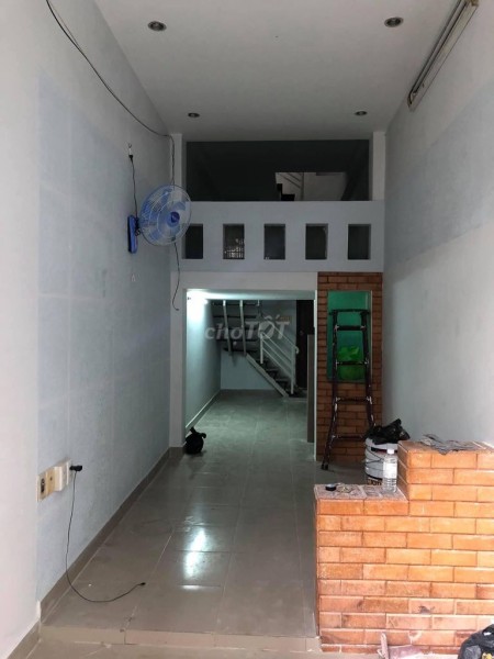 Bến Vân Đồn, Quận 4 cần cho thuê nhà 1 trệt, 1 lửng, 2 lầu, giá 8 triệu/tháng, dt 24.2m2