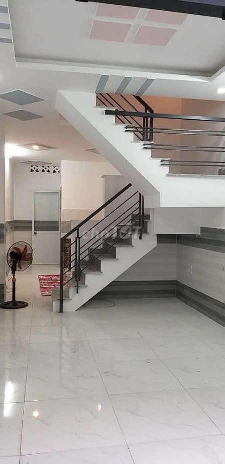 Hẻm khu dân trí cao Tân Thới Hiệp, Quận 12, rộng 35m2, 1 trệt, 1 lầu, giá cho thuê 4 triệu/tháng