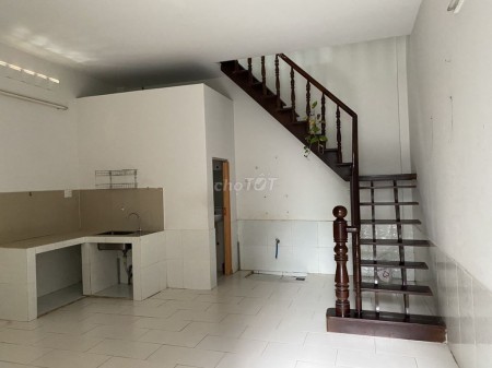 Mình có nhà trống 50m2, 2 tầng cần cho thuê hẻm Nguyễn Văn Quỳ, Quận 7, giá 6 triệu/tháng