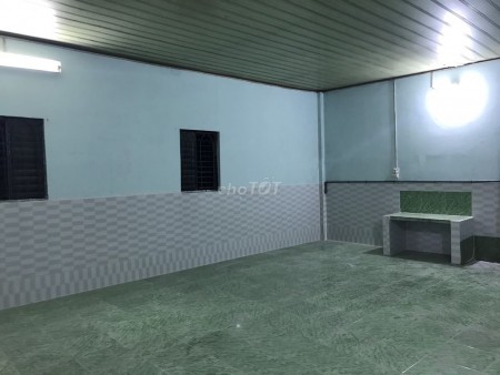 Nguyễn Văn Quá, Quận 12 cần cho thuê nhà 50m2, đúc kiên cố, cấp 4, giá 3.5 triệu/tháng