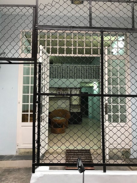 Trống nhà rộng 56m2, 1 trệt, 1 lầu, giá 6.5 triệu/tháng, hẻm 9/21 Nguyễn Hữu Tiến, Tân Phú