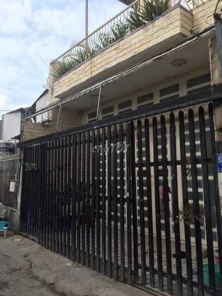 Có nhà hẻm Phú Thuận, Quận 7 cần cho thuê 12 triệu/tháng, dtsd 180m2, có sẵn đồ dùng