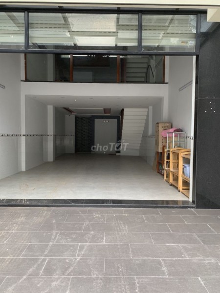 Làng Tăng Phú, Quận 9 cần cho thuê nhà 3 tầng, sân thượng, giá 20 triệu/tháng, dt 67.5m2