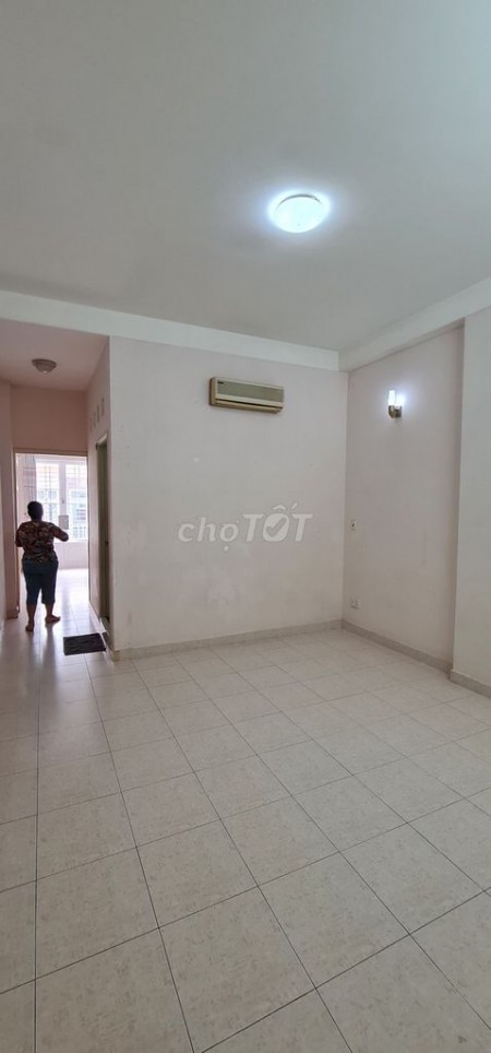 Đường Quách Văn Tuấn, Tân Bình có nhà chính chủ cho thuê giá 23 triệu/tháng, dt 240m2