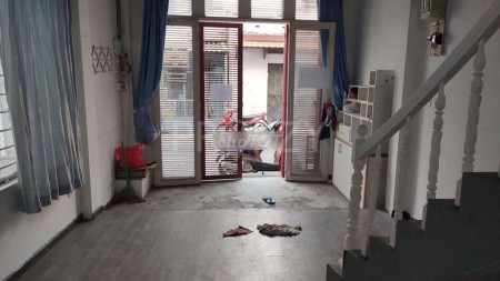 Mình cần cho thuê nhà 2 tầng, dt 80m2, còn mới giá 12 triệu/tháng, hxh Nguyễn Công Hoan