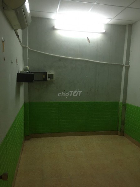 Trống nhà cấp 4 cần cho thuê rộng 60m2, có nội thất, giá 4 triệu/tháng, hẻm Thạnh Lộc 12, Quận 12