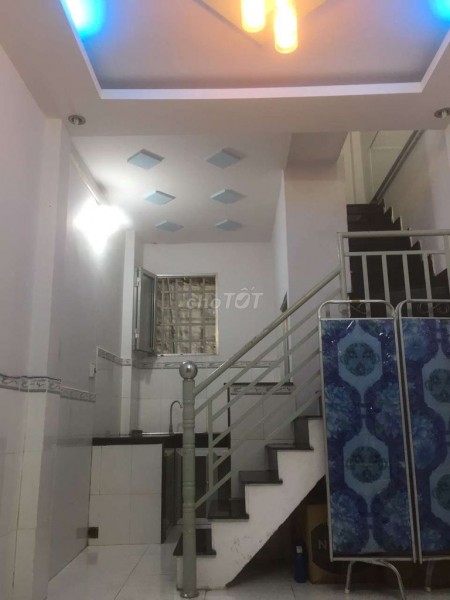 Cho thuê nhà Quận Gò Vấp, dt 24m2, 1 trệt, 1 lửng, 1 lầu giá 4.5 triệu/tháng, lh 0939340812