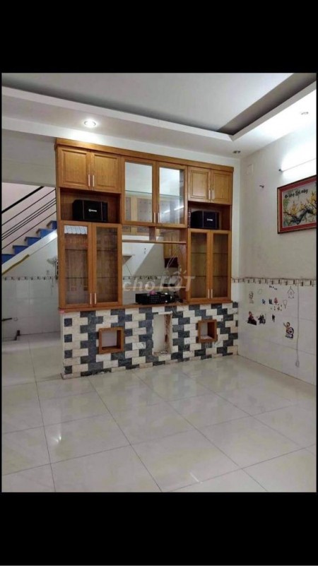 Hẻm khu dân cư đông Quận 8, dt 74m2, 2 pn, cho thuê nhà 5 triệu/tháng, lh 0932666790