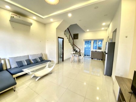 Nhà phố liền kề cho thuê nguyên căn giá 12 triệu/tháng, dt 75m2, khu Mega Village