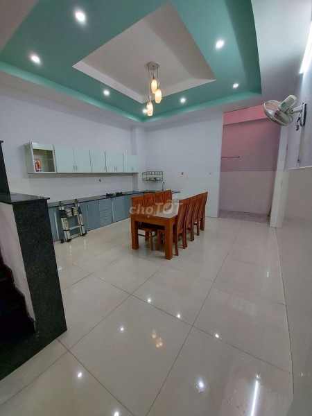 Chủ cho thuê nhà An Phú Đông 9, Quận 12, giá 8 triệu/tháng, dt 100m2 (5mx20m)