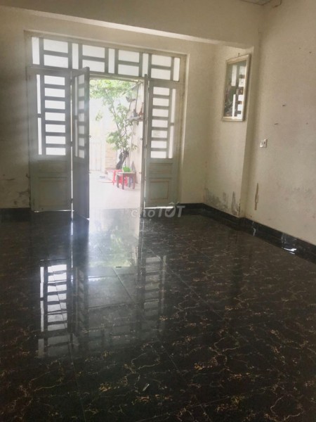 Cho thuê nhà Quận cấp 4 rộng 50m2, đúc kiên cố một trệt, giá 2.5 triệu/tháng, lh 0708375460