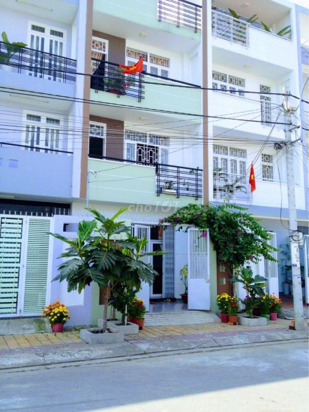 Bùi Minh Trực, Quận 8 cần cho thuê nhà nguyên căn 3 tầng đúc, dt 100m2 giá 19.5 triệu/tháng