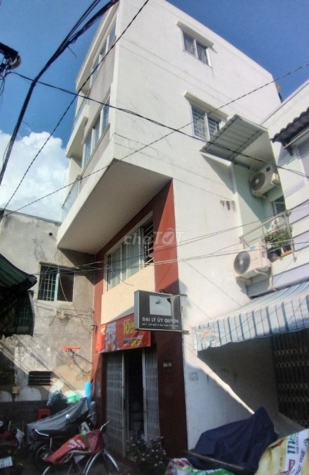 Hẻm an ninh Đoàn Văn Bơ, Quận 4 chủ cần cho thuê nhà 10 triệu/tháng, dt 50m2