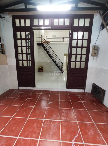 Cho thuê nhà Quận 9 tổng diện tích sử dụng 100m2, giá 8 triệu/tháng, lh 0932076774