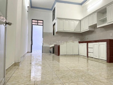 Đại Lộ 3 Phước Bình có nhà nguyên căn đang trống cần cho thuê giá 18 triệu/tháng, dt 92m2