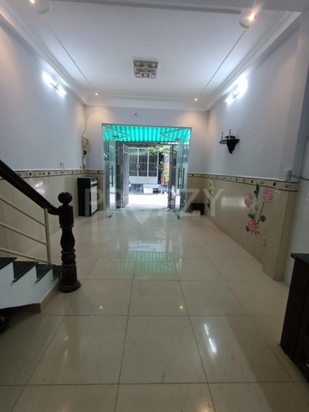 Trống nhà hẻm xe hơi, gần chợ kinh doanh đa ngành nghề, nguyên căn Lê Văn Sỹ