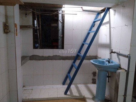 Có nhà đường Nguyễn Văn Luông, Quận 6, giá 2.8 triệu/tháng, dtsd 16m2 lhcc