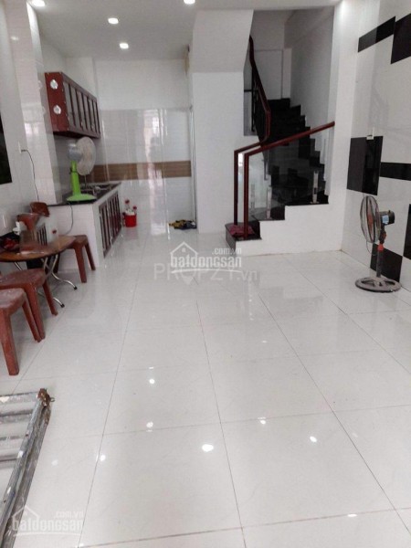 Mình cần cho thuê nhanh nguyên căn Quận 7, dt 28m2, 2 pn, giá 14 triệu/tháng, lh 0937226899