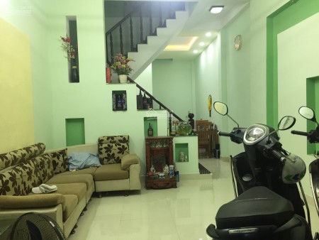 Để trống nhà rộng 100m2, 2 tầng, cần cho thuê giá 6 triệu/tháng, hẻm 390 Quốc Lộ 1A