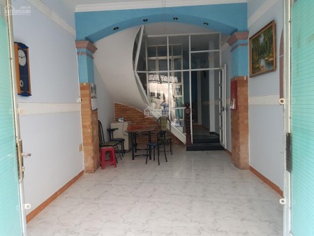 Nhà ngay trung tâm Quận 5, dtsd 200m2, 4 tầng đúc, giá 17 triệu/tháng, lh 0906648756