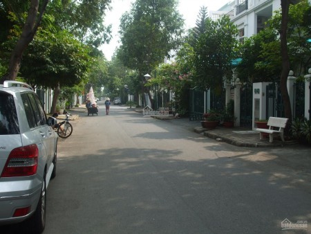 Nhà chủ cần cho thuê nhanh nguyên căn 126m2 Quận 7, giá 30 triệu/tháng, lh 0938602838