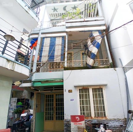 Hẻm khu dân trí cao 539 Cách Mạng Tháng Tám, Quận 10 cho thuê nhà 45m2, giá 11 triệu/tháng