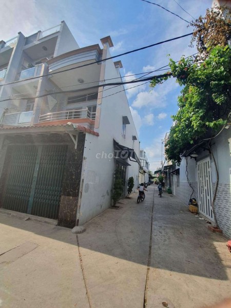 Góc 2 mặt tiền Lô Tư, Bình Tân cần cho thuê nhà giá 6 triệu/tháng, 1 trệt, 1 lầu, dt 56m2