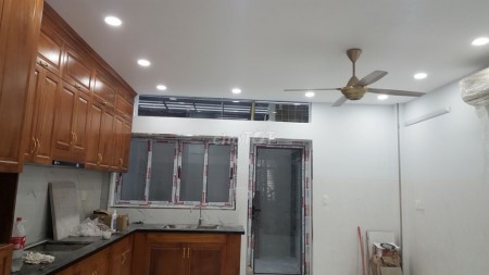 Có nhà đường 14 khu dân cư Vạn Phúc, Thủ Đức giá 28 triệu/tháng, dt 480m2, 5 pn, 6 wc