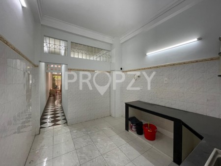 Nhà nguyên căn tự do cải tạo dt 3*21, kinh doanh đa ngành, giá 20 triệu